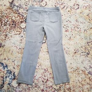 Chico’s So Slimming Girlfriend Straight Leg Jeans Light Grey Size 14